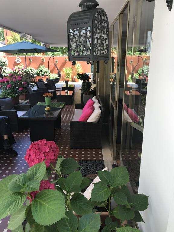 Hotel Mirella Rimini Exteriör bild